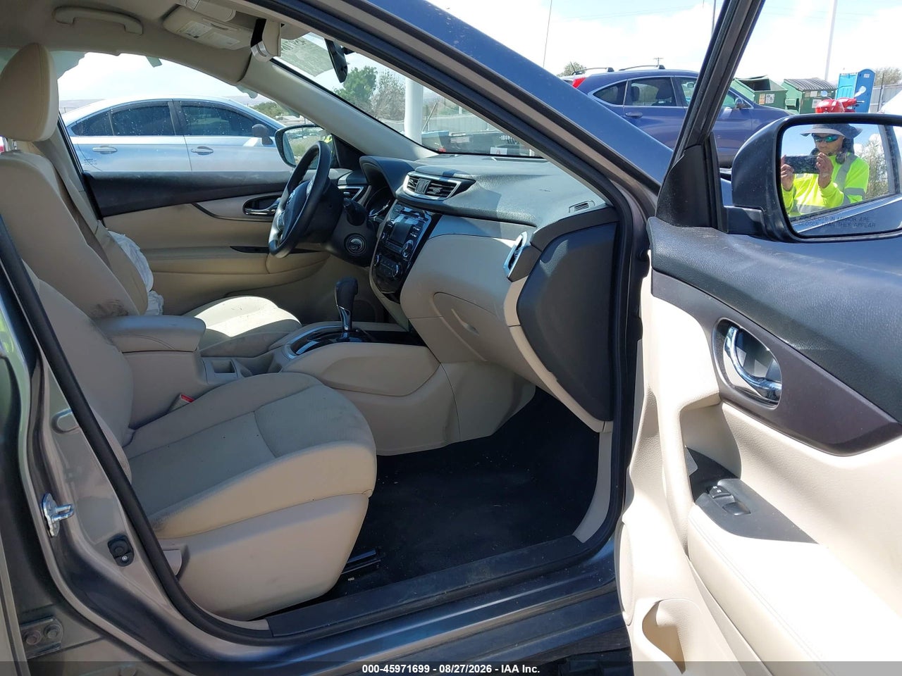 2016 NISSAN ROGUE S · 5/11