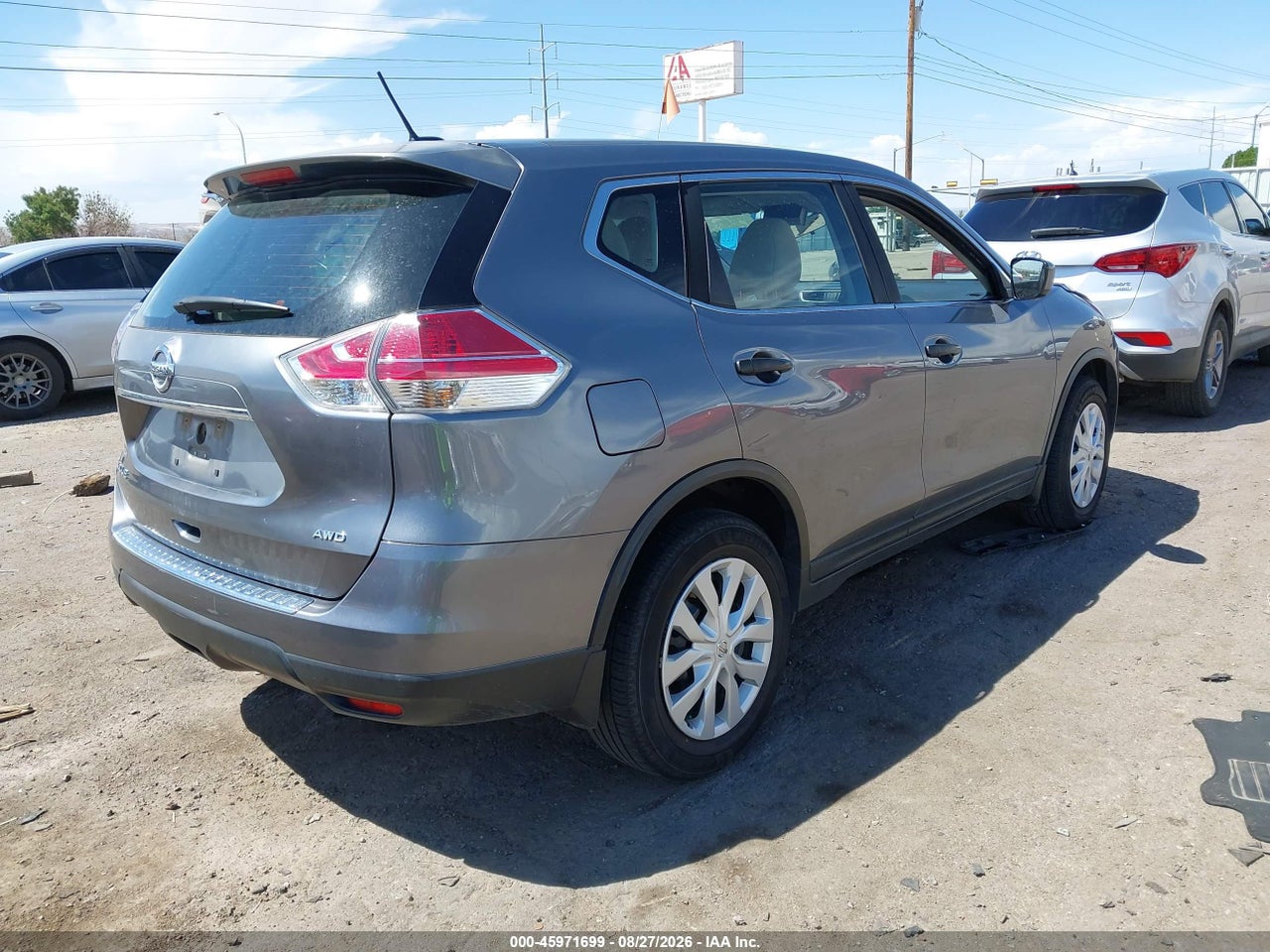 2016 NISSAN ROGUE S · 4/11
