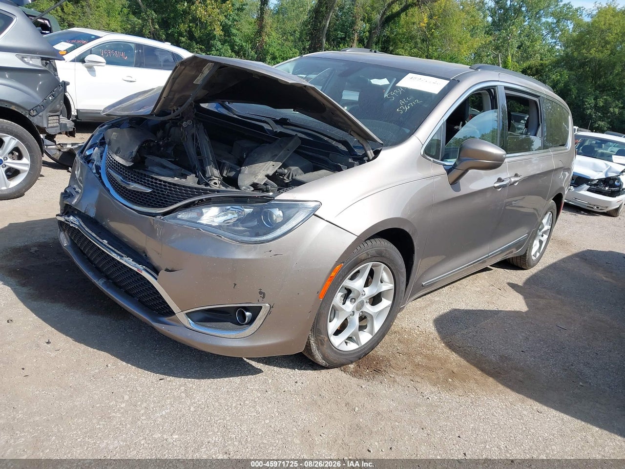 2017 CHRYSLER PACIFICA TOURING-L · 2/10