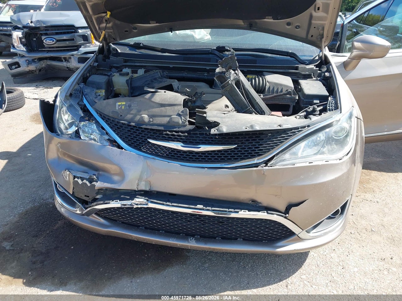 2017 CHRYSLER PACIFICA TOURING-L · 6/10