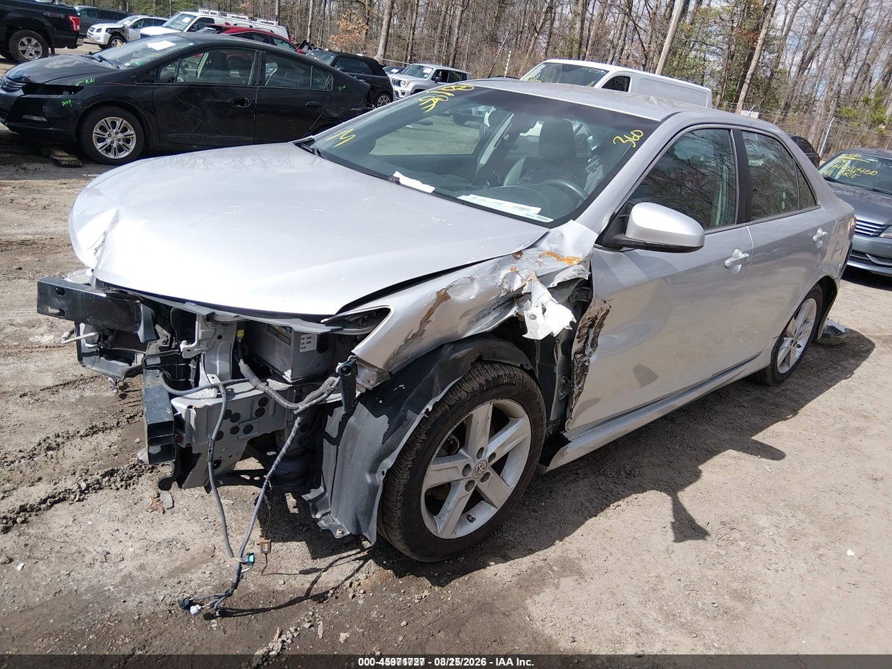 2013 TOYOTA CAMRY SE · 2/11