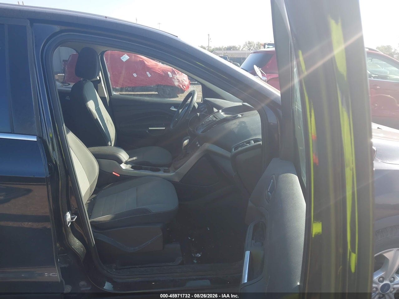 2015 FORD ESCAPE SE · 5/11