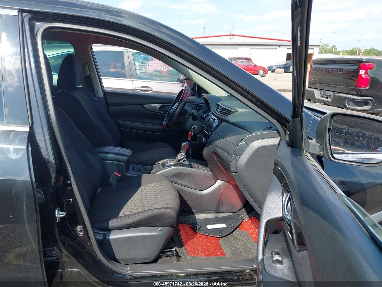 2019 NISSAN ROGUE S · 5/11