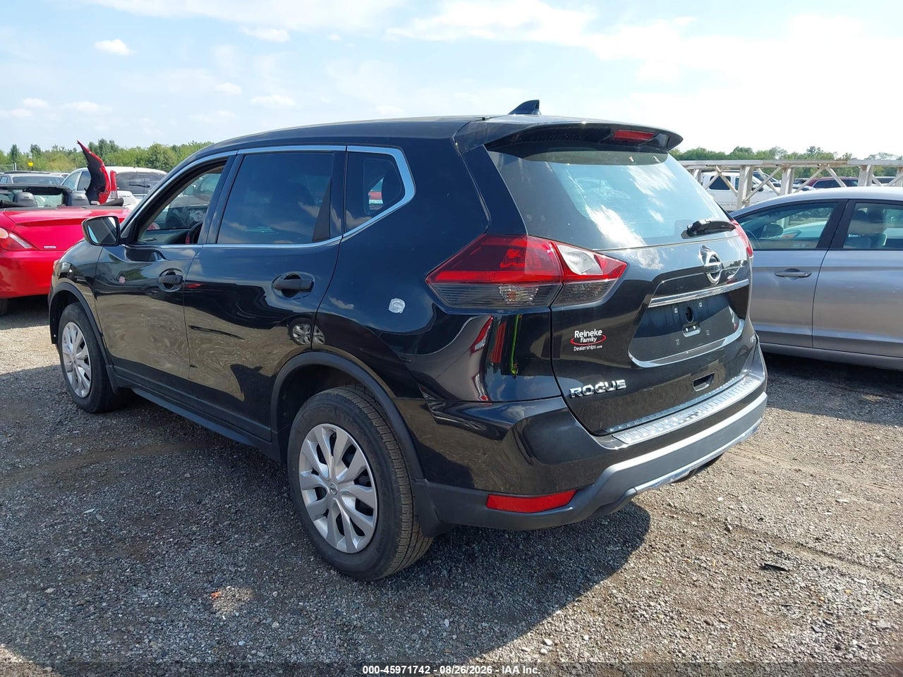 2019 NISSAN ROGUE S · 3/11
