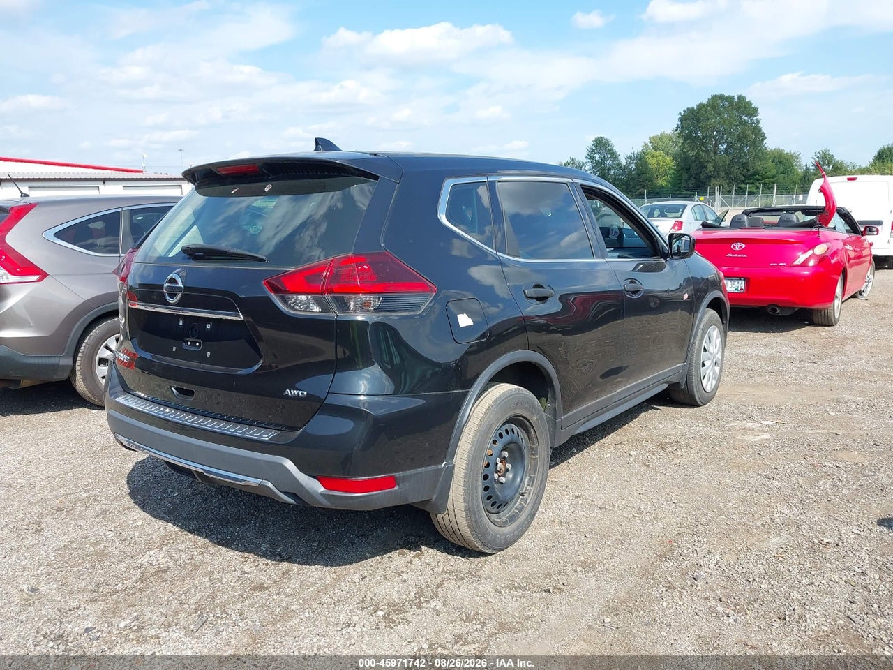 2019 NISSAN ROGUE S · 4/11