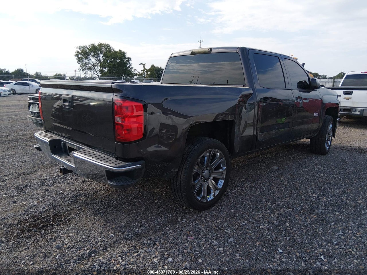 2015 CHEVROLET SILVERADO 1500 LT · 4/11