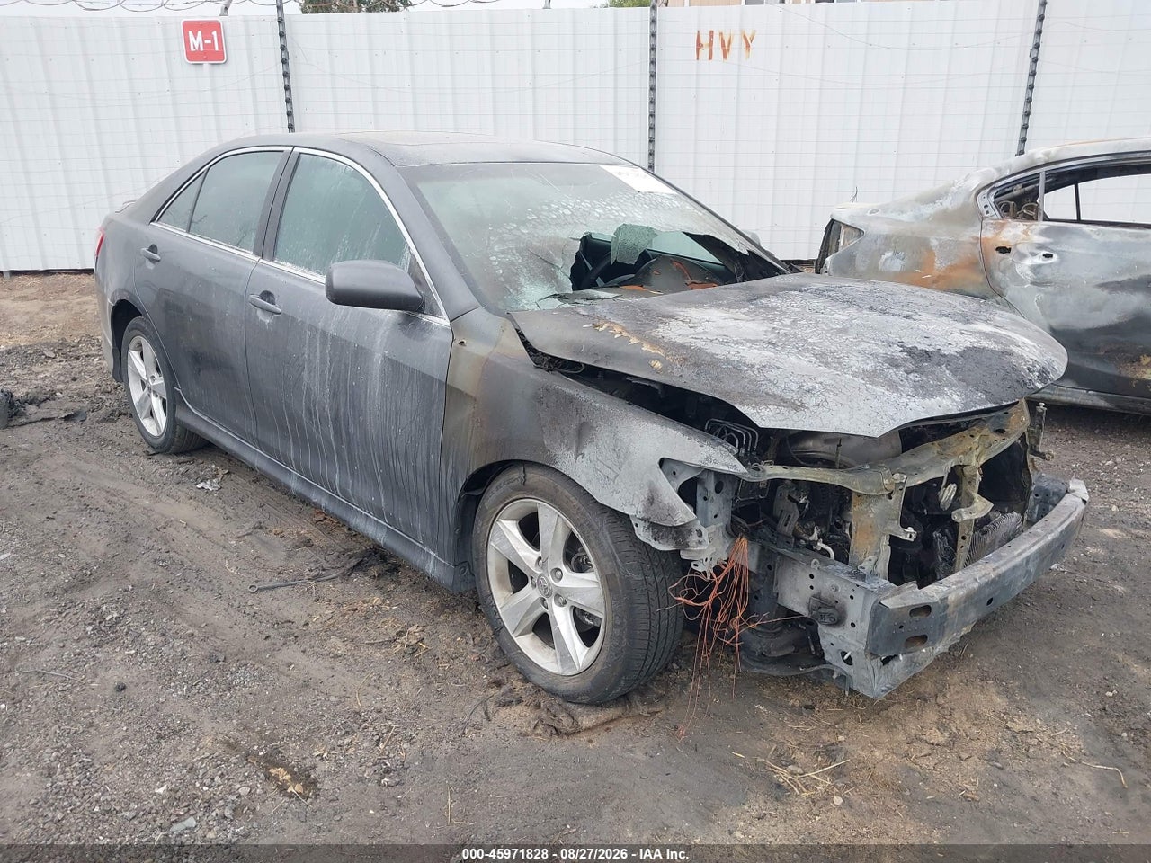 4T1BF3EK8BU****** · 2011 TOYOTA CAMRY SE