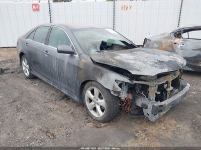 4T1BF3EK8BU****** · 2011 TOYOTA CAMRY SE