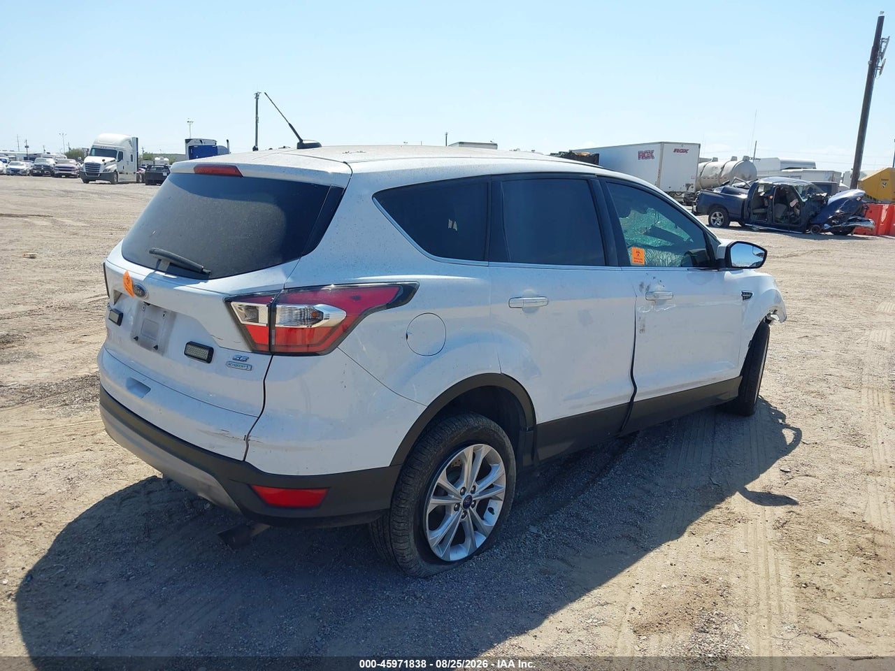 2017 FORD ESCAPE SE · 4/10