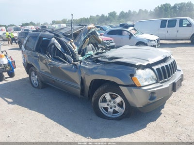 1J8GR48K47C****** · 2007 JEEP GRAND CHEROKEE LAREDO