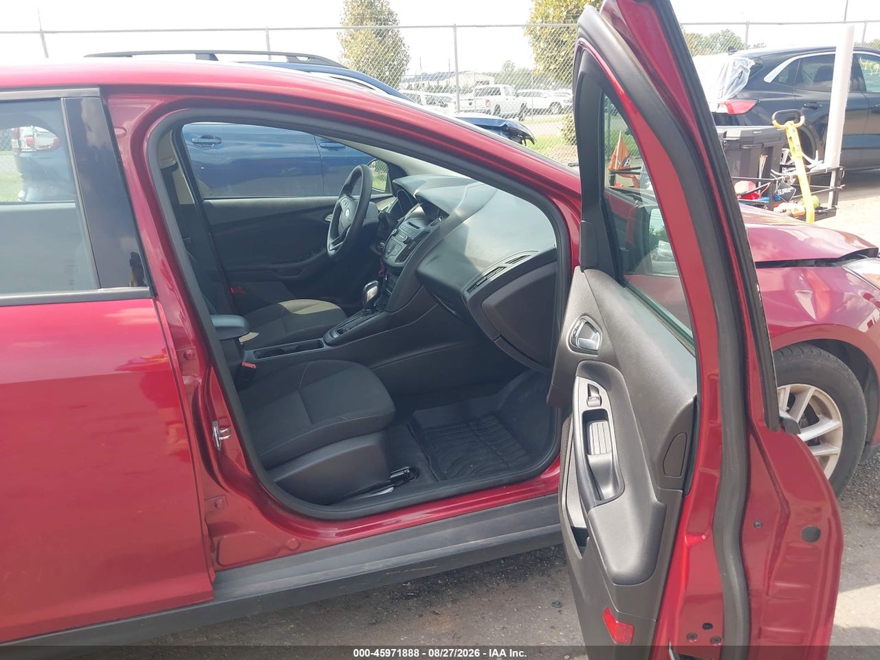 2015 FORD FOCUS SE · 5/11