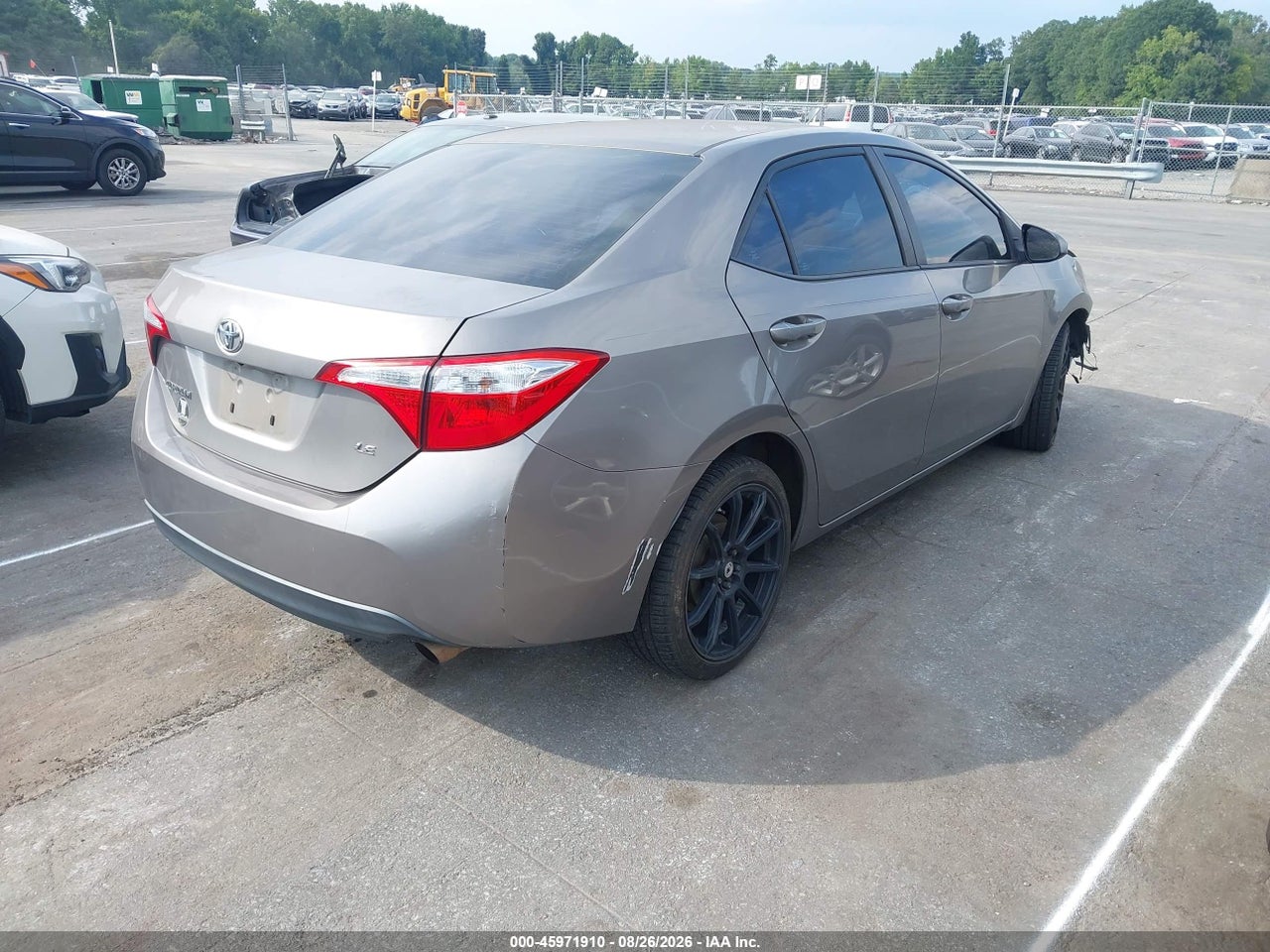 2015 TOYOTA COROLLA LE · 4/10
