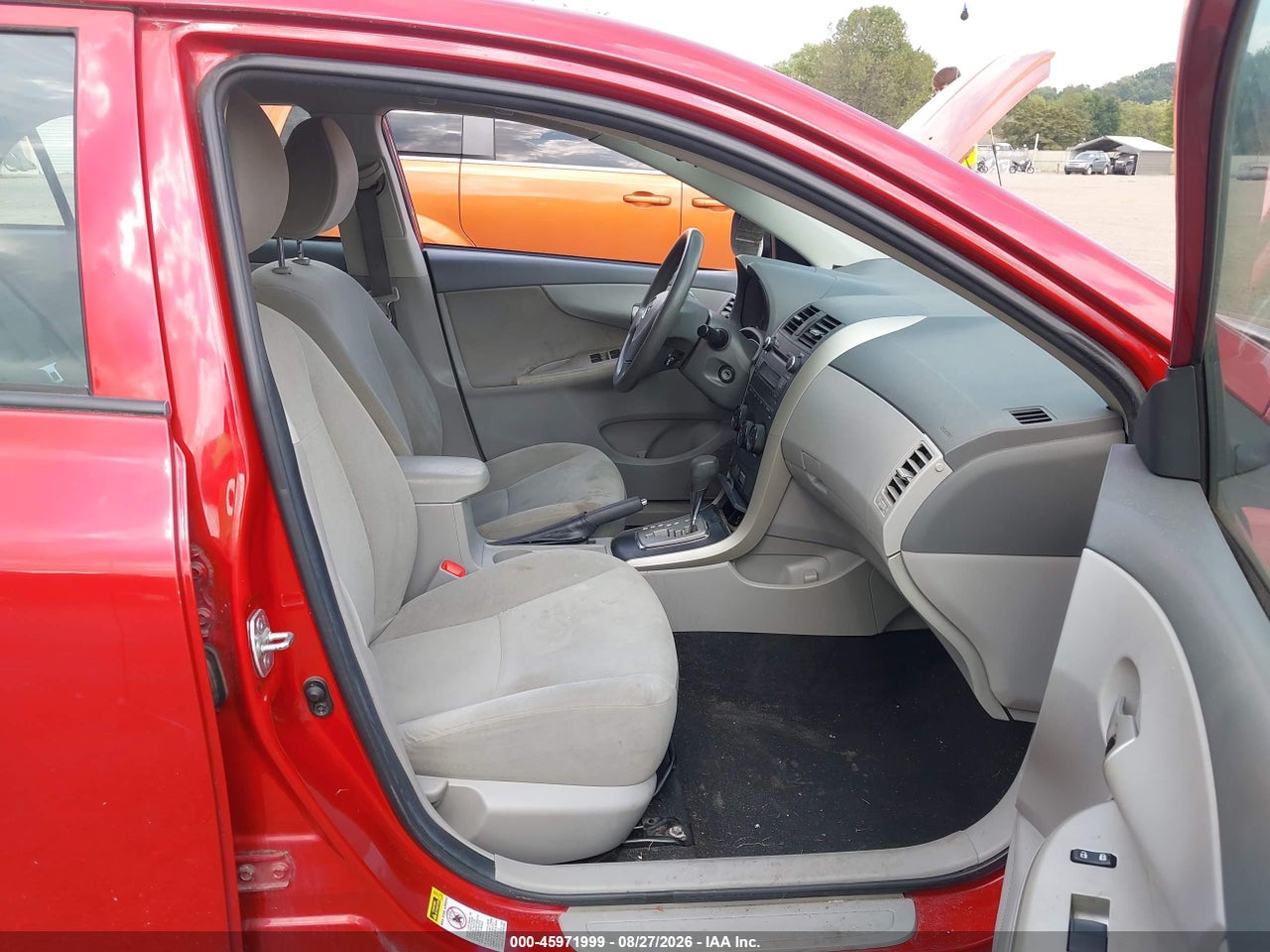 2010 TOYOTA COROLLA LE · 5/11