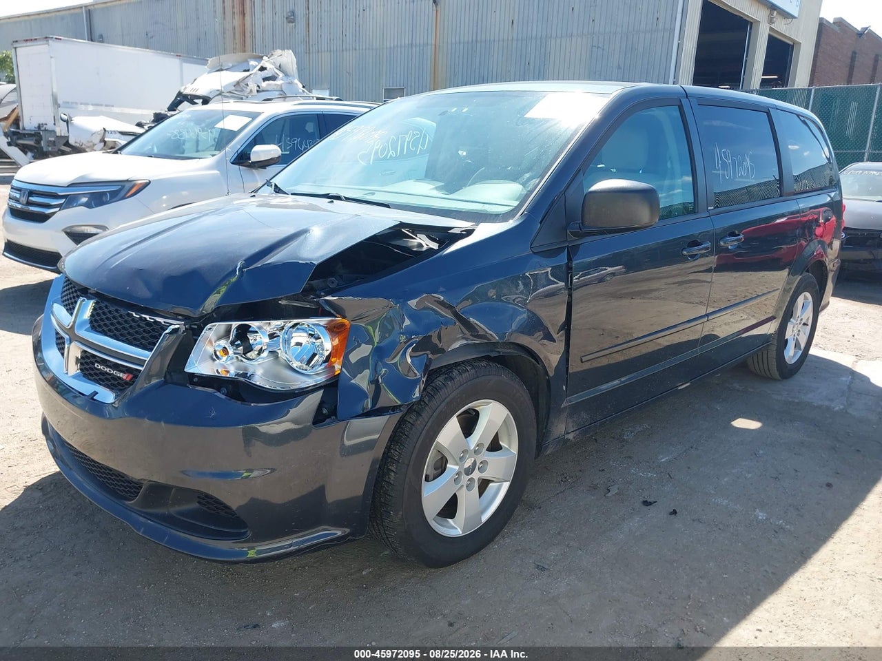 2013 DODGE GRAND CARAVAN SE · 2/11