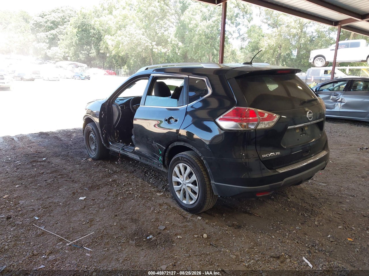 2016 NISSAN ROGUE S · 3/11