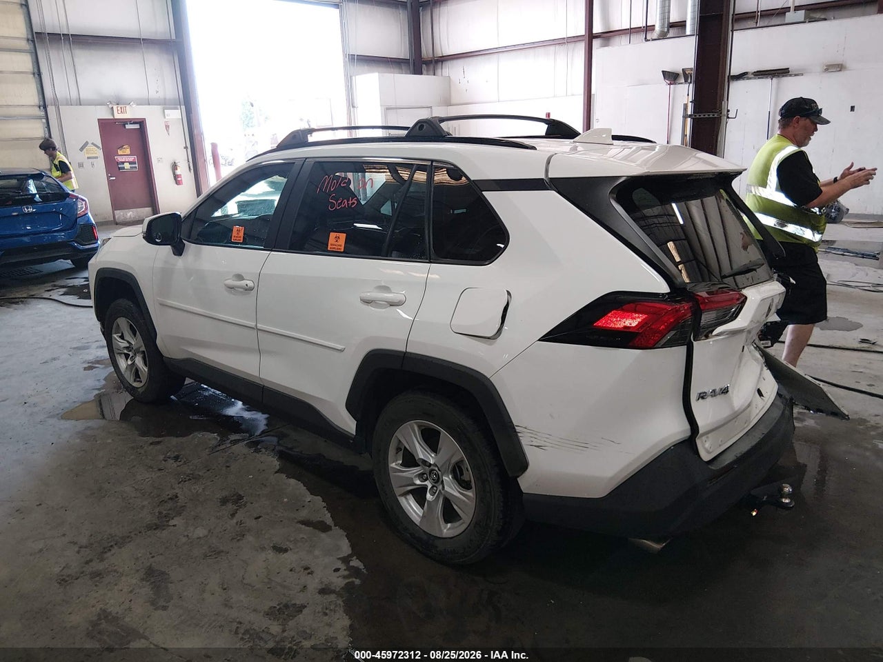 2020 TOYOTA RAV4 XLE · 3/11