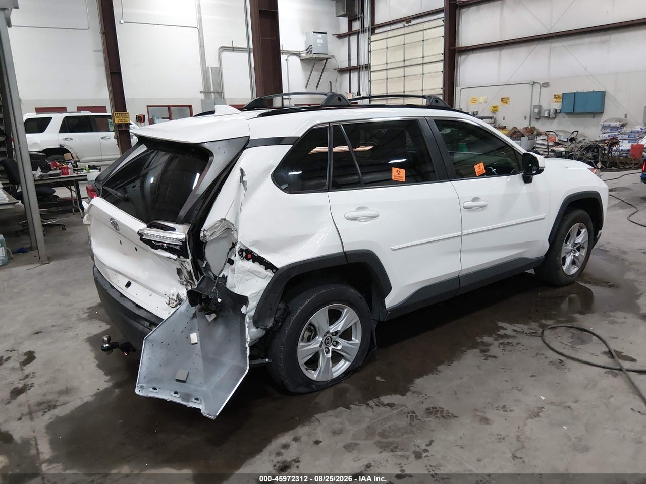 2020 TOYOTA RAV4 XLE · 4/11