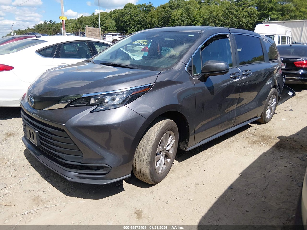 2025 TOYOTA SIENNA LE · 2/11