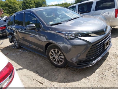 5TDKRKECXSS****** · 2025 TOYOTA SIENNA LE