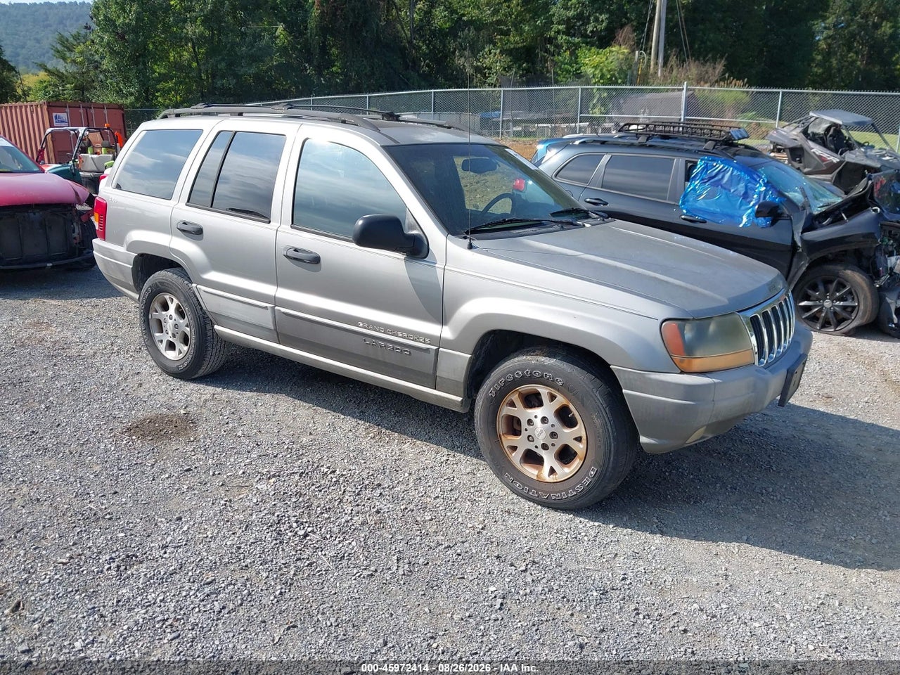1J4GW48N0YC****** · 2000 JEEP GRAND CHEROKEE LAREDO