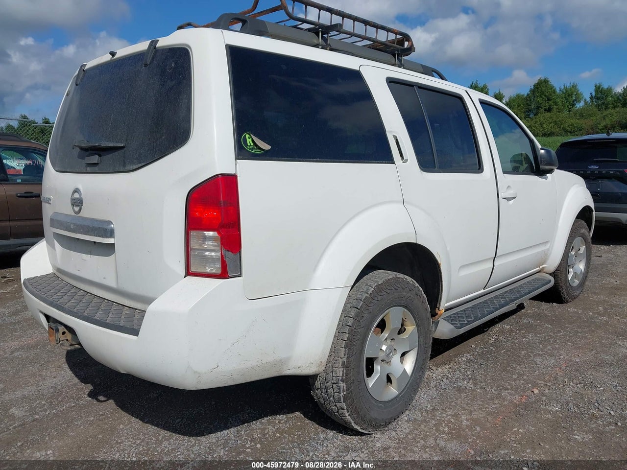 2011 NISSAN PATHFINDER S · 4/11