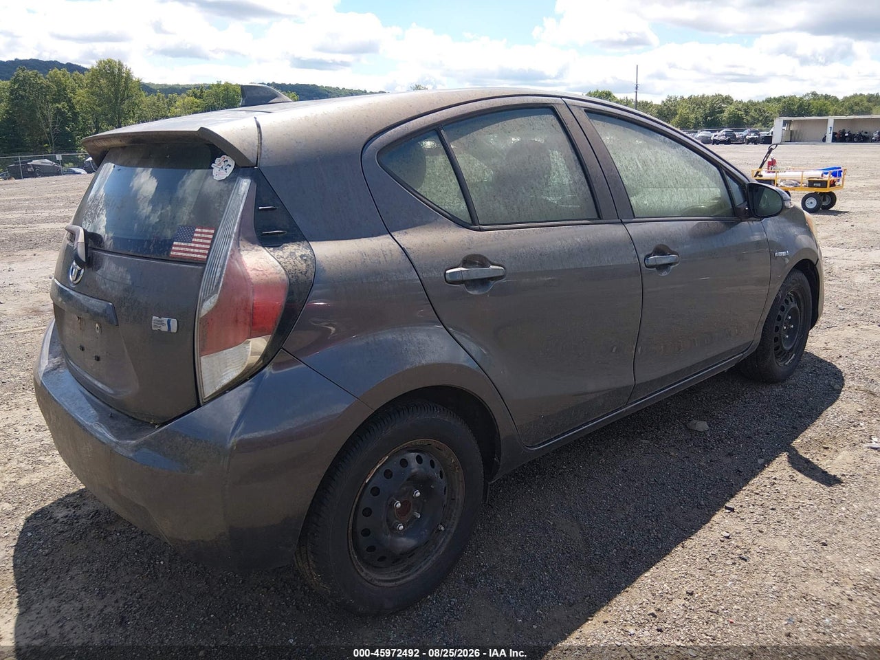 2016 TOYOTA PRIUS C TWO · 4/11