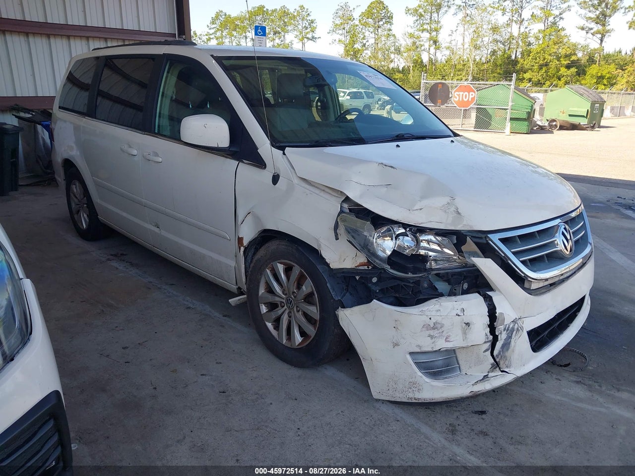 2C4RVABG9CR****** · 2012 VOLKSWAGEN ROUTAN SE