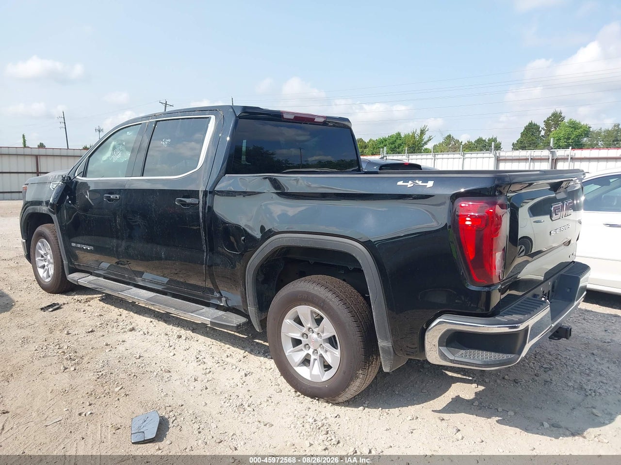 2026 GMC SIERRA 1500 , SHORT BED, SLE, 4WD · 3/11