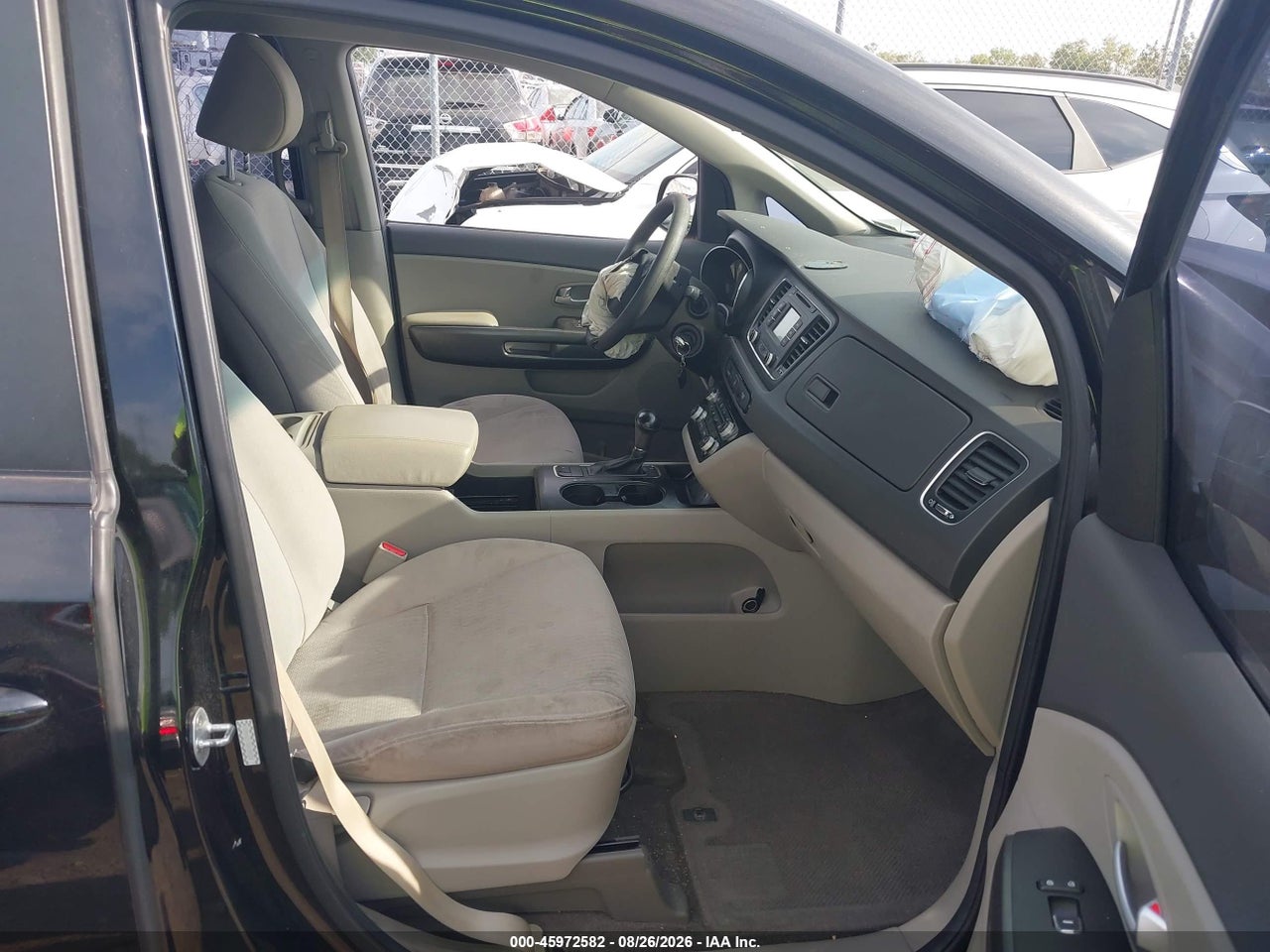 2016 KIA SEDONA L · 5/11