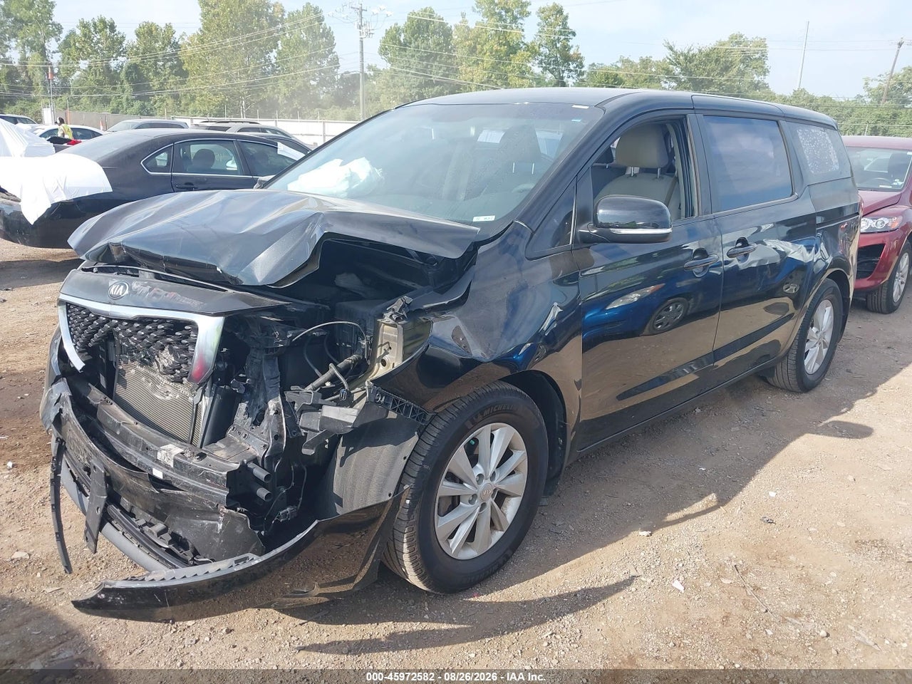 2016 KIA SEDONA L · 2/11