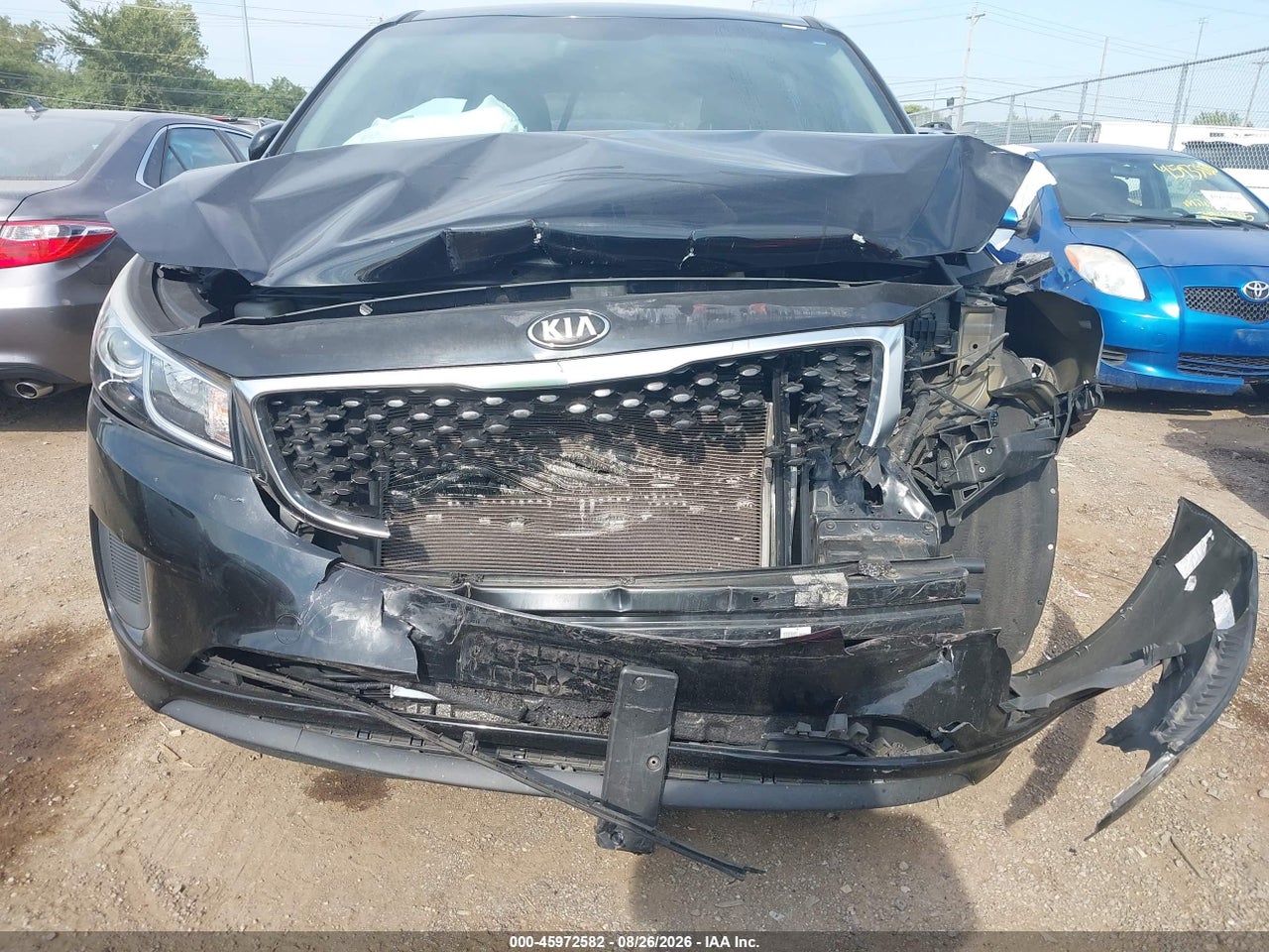 2016 KIA SEDONA L · 6/11