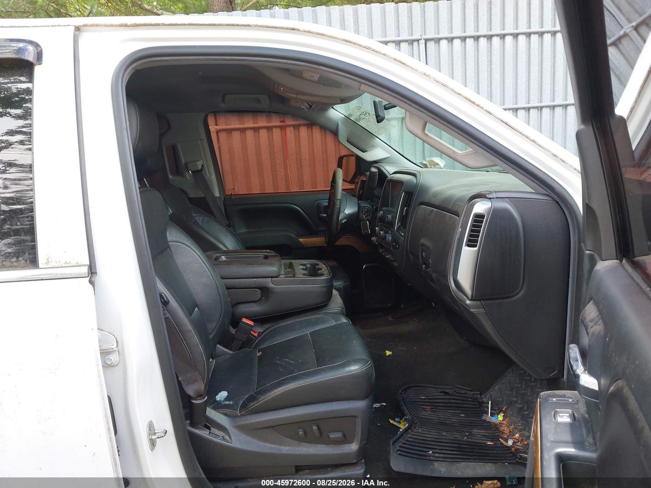 2015 CHEVROLET SILVERADO 1500 LTZ · 5/11