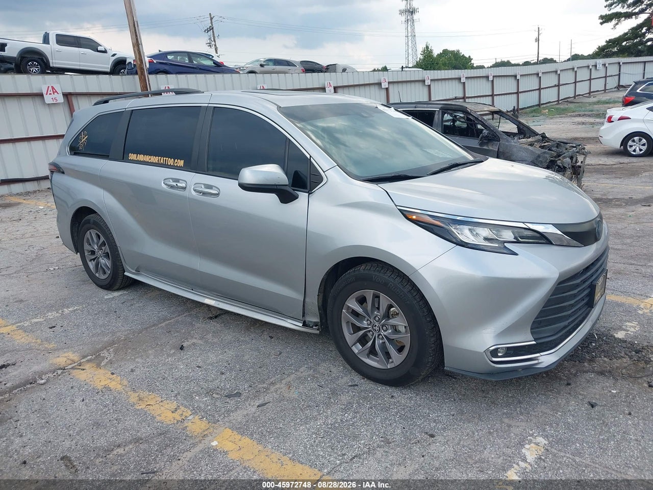 2023 TOYOTA SIENNA XLE