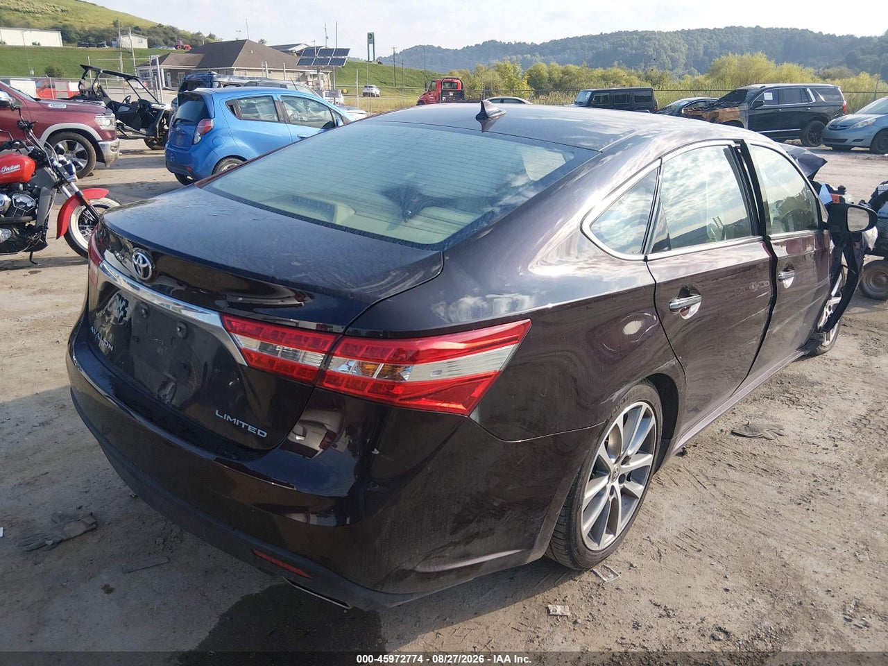 2013 TOYOTA AVALON LIMITED · 4/10