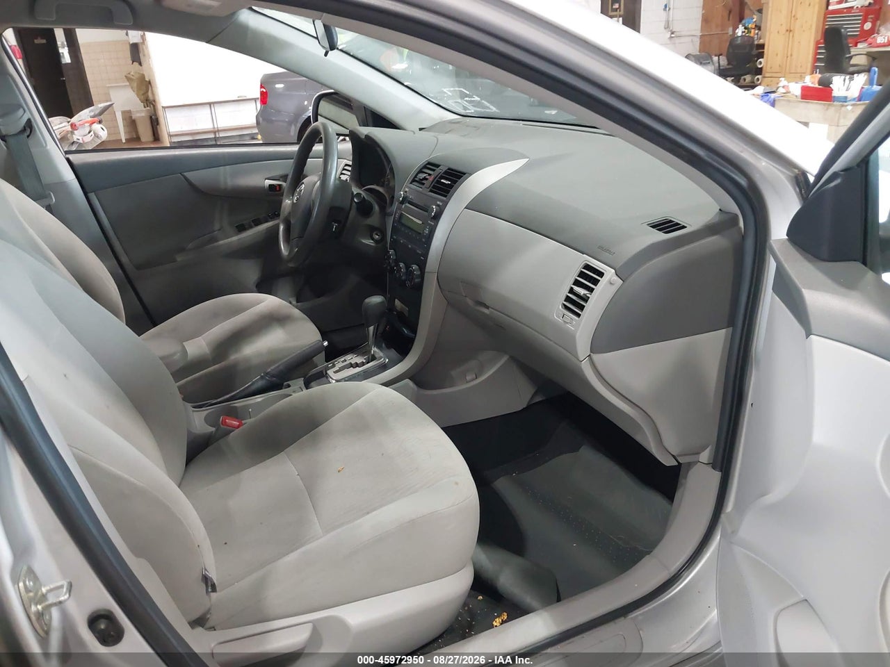 2010 TOYOTA COROLLA LE · 5/11