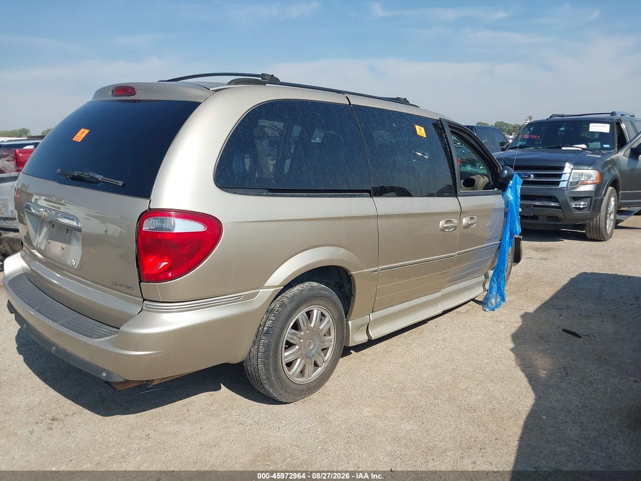 2007 CHRYSLER TOWN &amp; COUNTRY LIMITED · 4/5