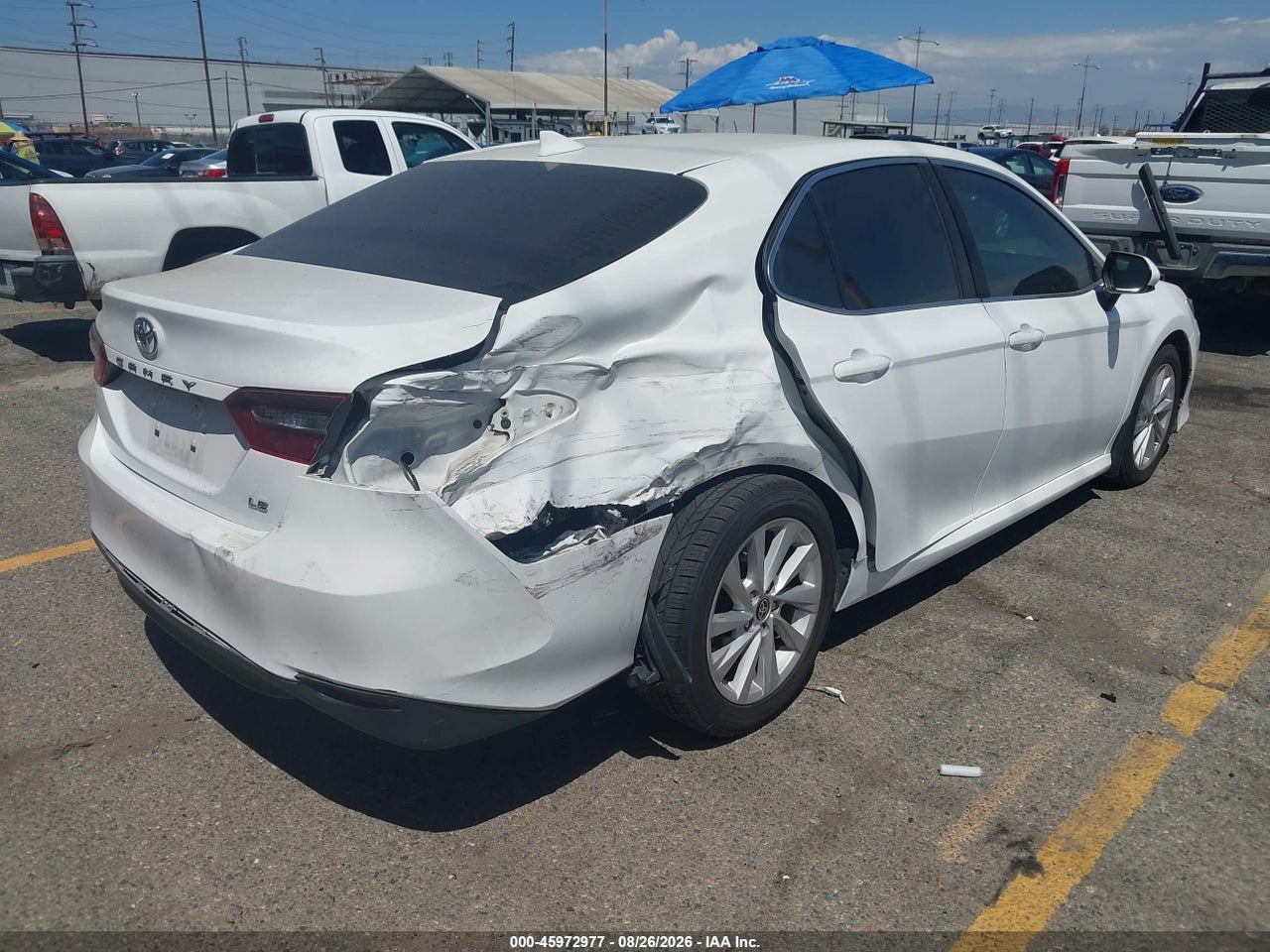 2022 TOYOTA CAMRY LE · 4/11