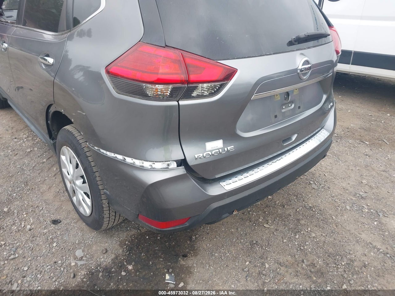 2017 NISSAN ROGUE S · 6/11