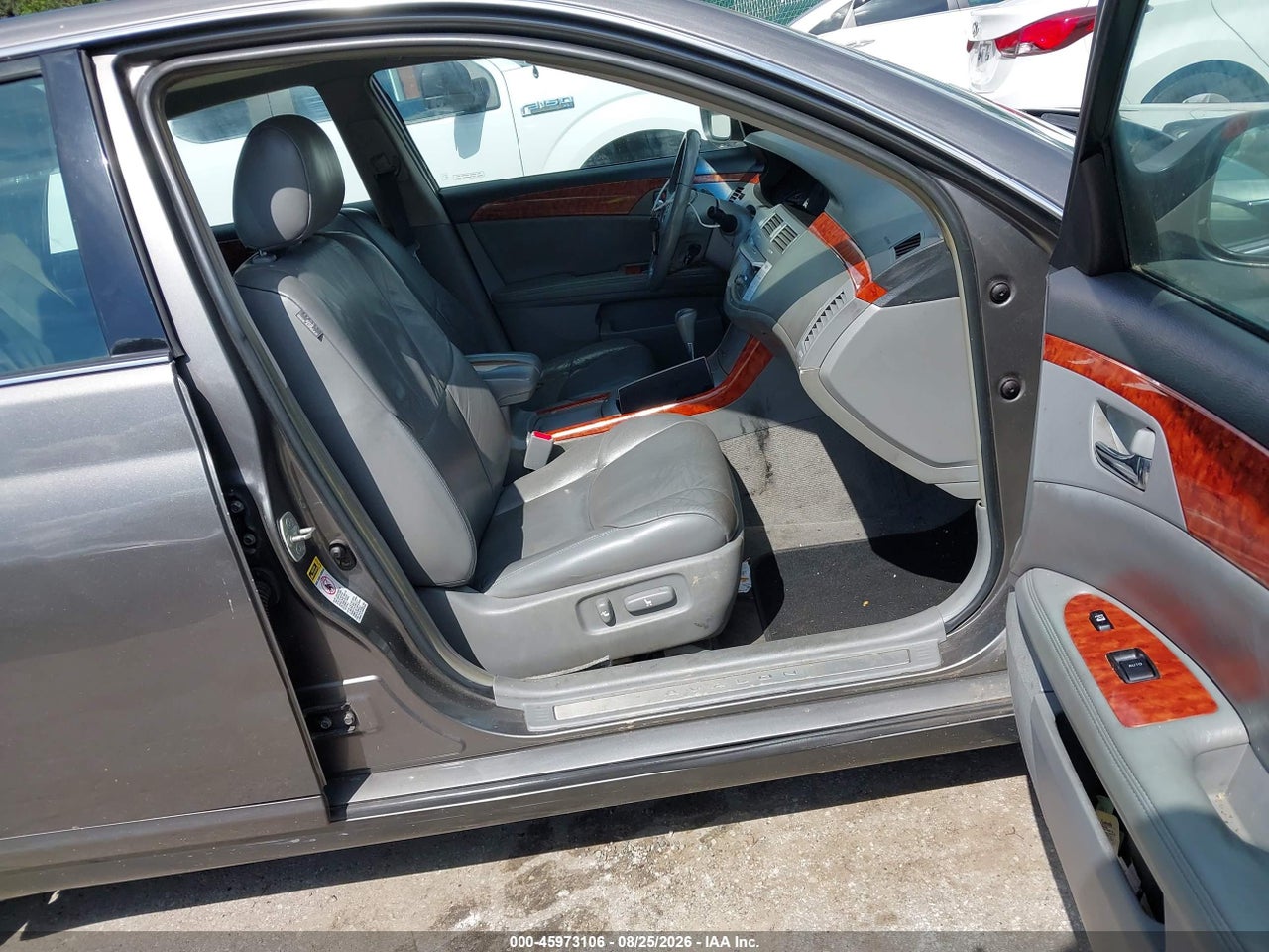 2005 TOYOTA AVALON XLS · 5/11