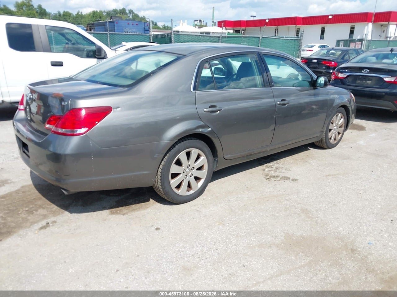 2005 TOYOTA AVALON XLS · 4/11