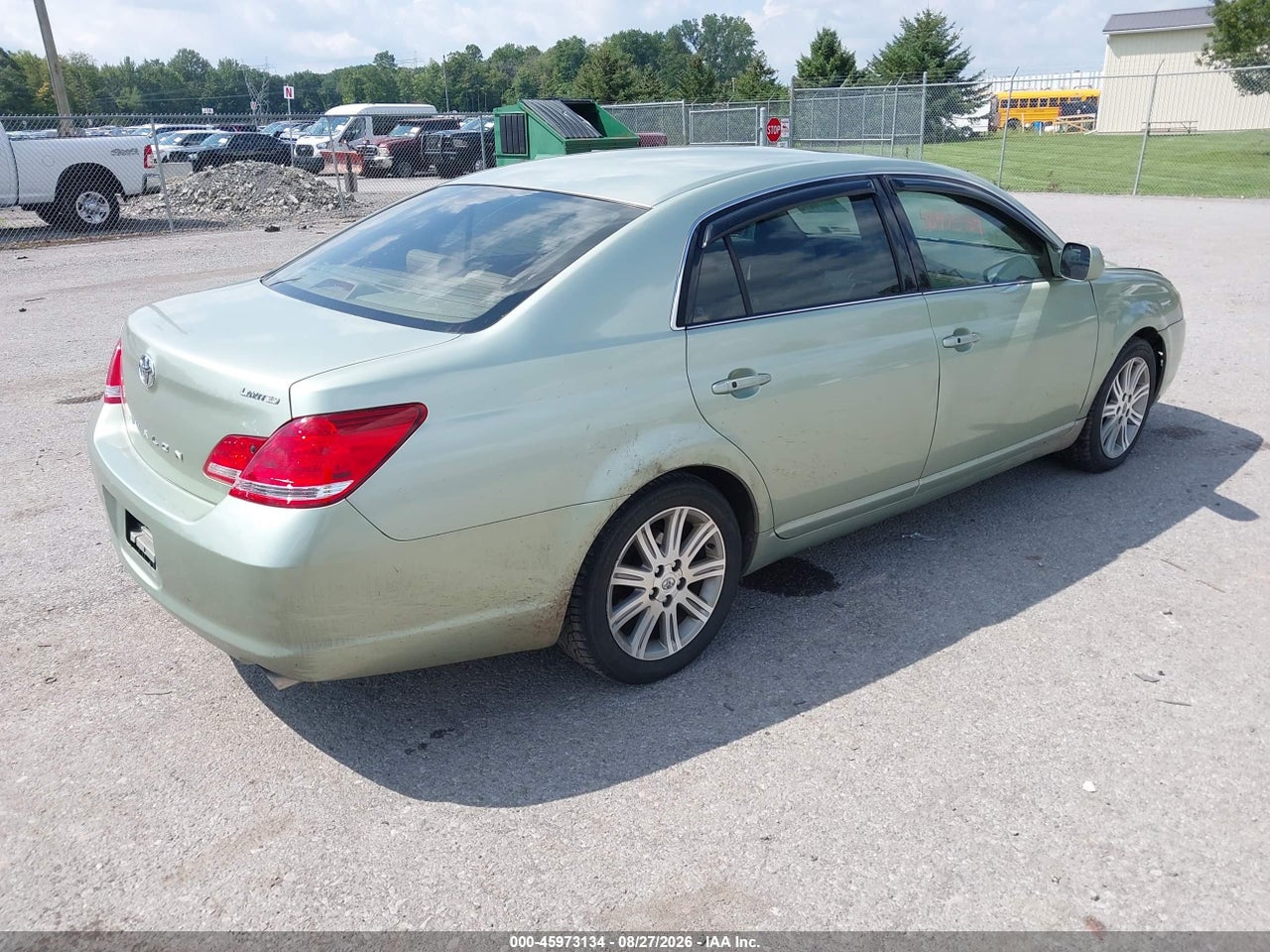 2005 TOYOTA AVALON LIMITED · 4/11
