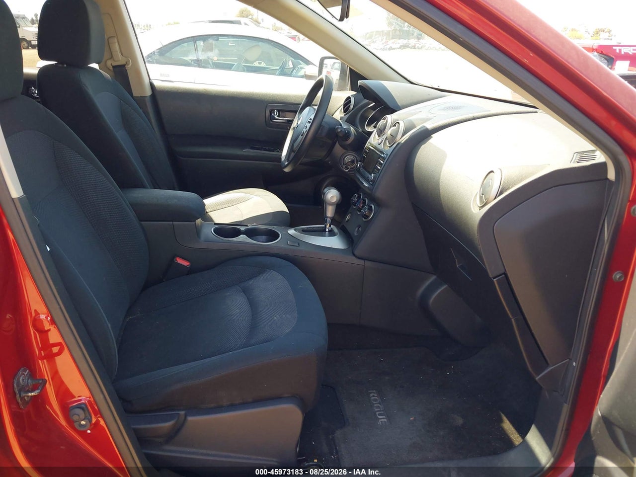 2013 NISSAN ROGUE S · 5/11