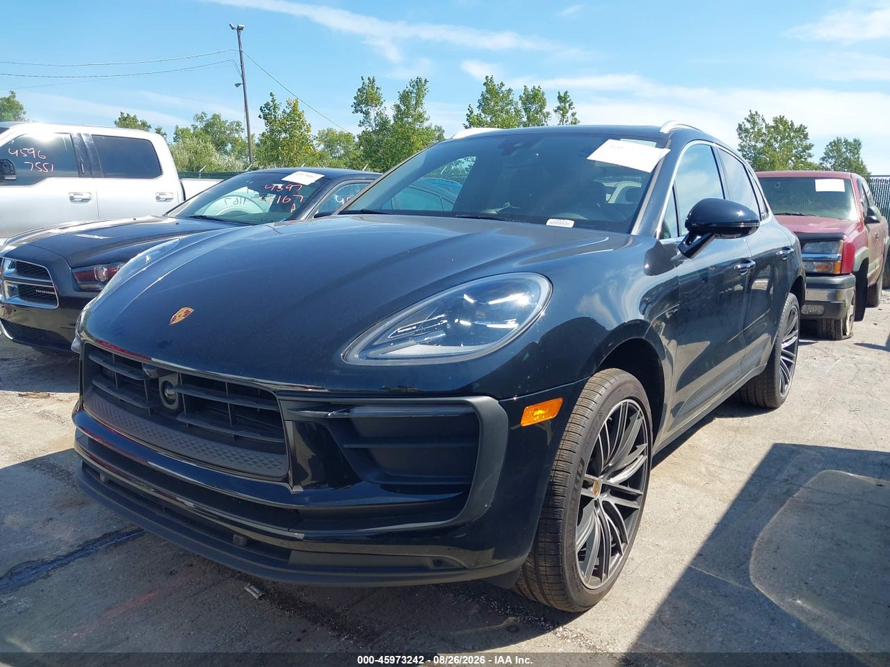 2025 PORSCHE MACAN T · 2/11