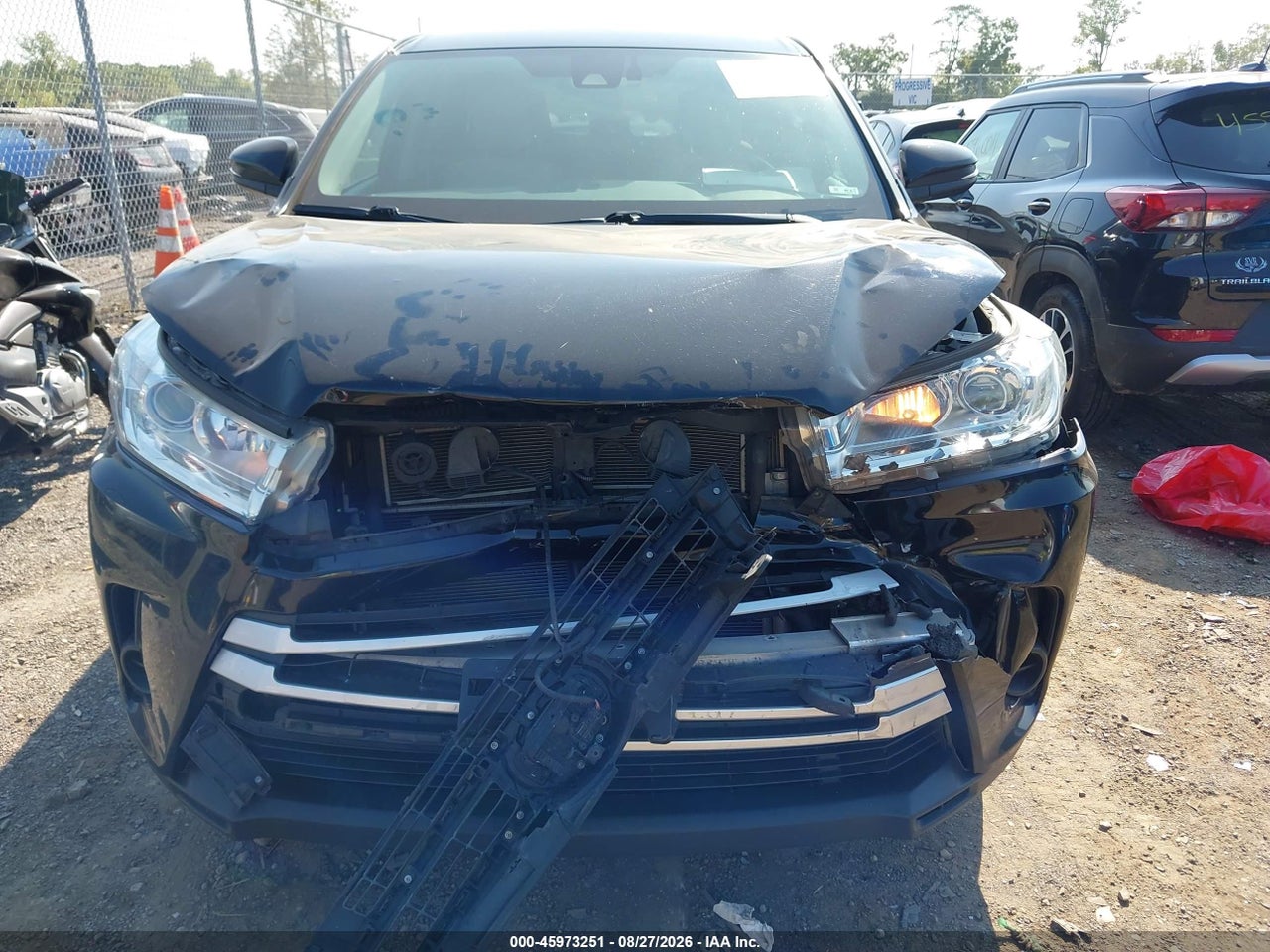 2019 TOYOTA HIGHLANDER HYBRID LE · 6/11
