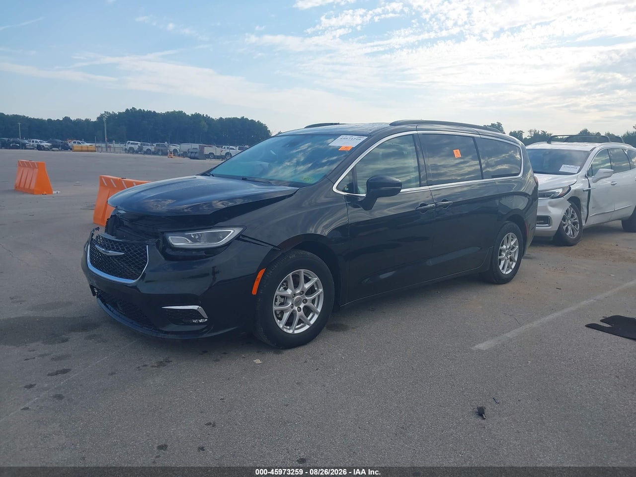 2022 CHRYSLER PACIFICA TOURING L · 2/11