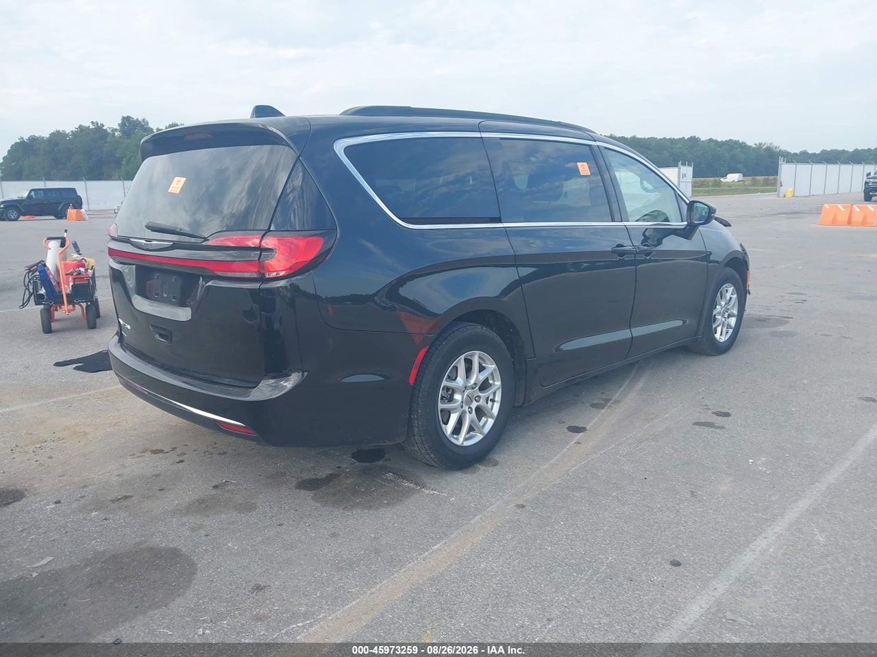 2022 CHRYSLER PACIFICA TOURING L · 4/11