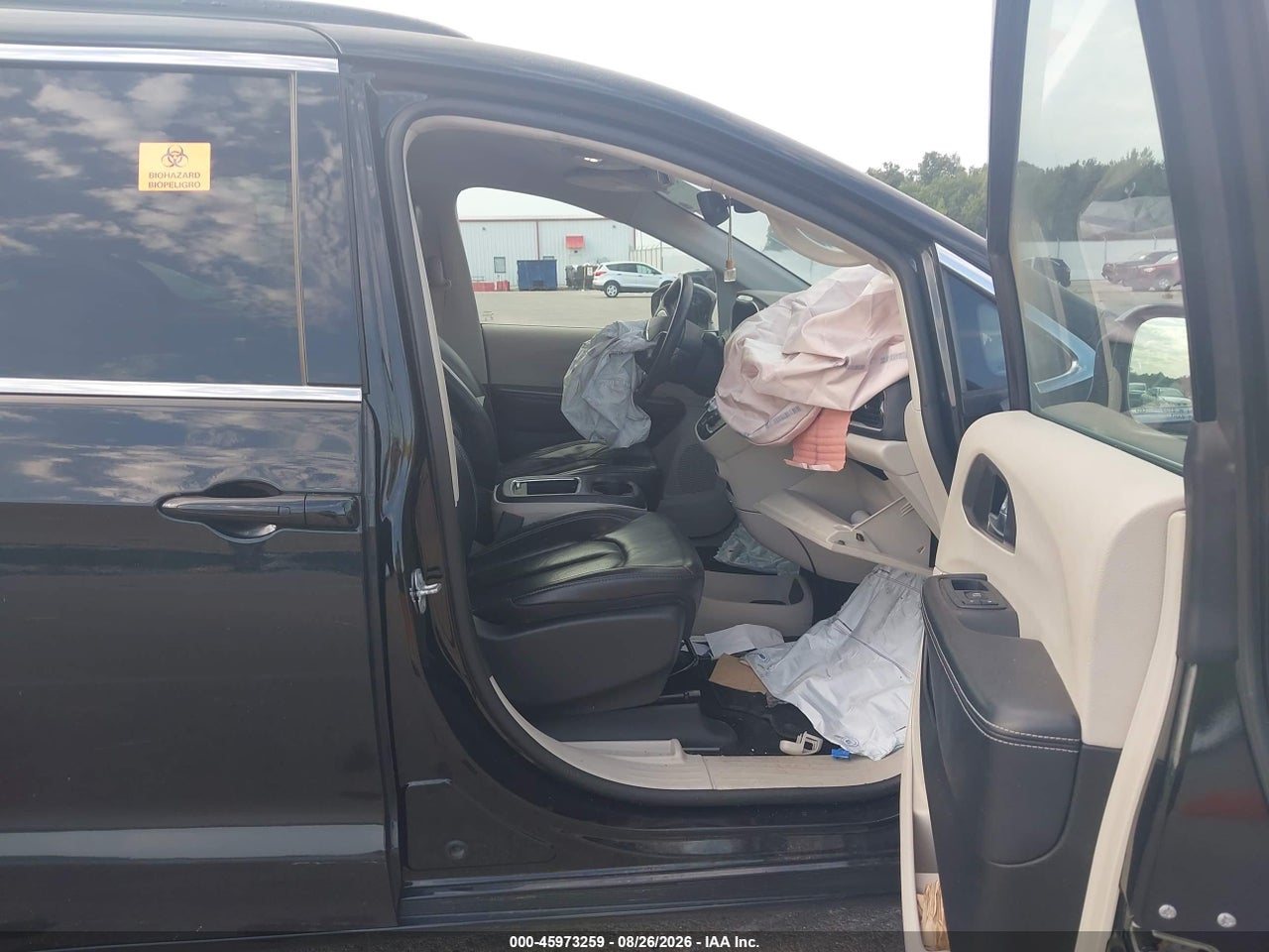 2022 CHRYSLER PACIFICA TOURING L · 5/11