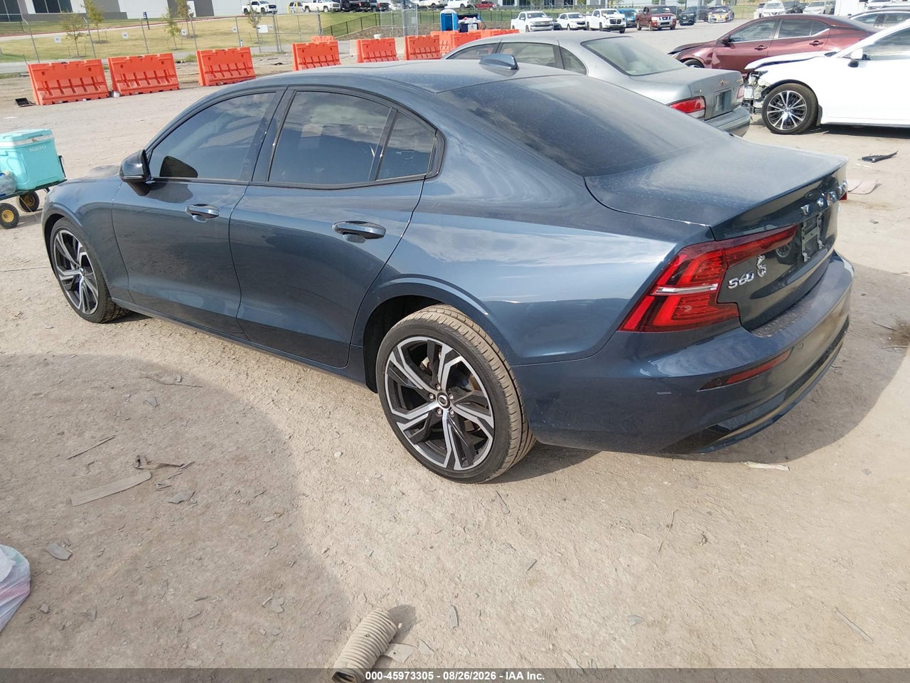 2024 VOLVO S60 B5 CORE DARK THEME · 3/11