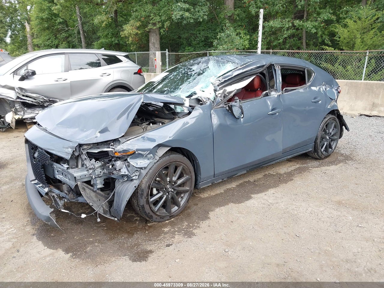 2021 MAZDA MAZDA3 PREMIUM · 2/11