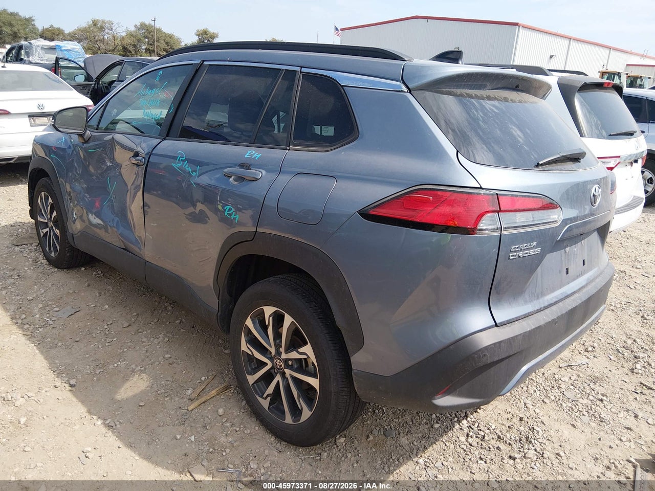 2025 TOYOTA COROLLA CROSS XLE · 3/11